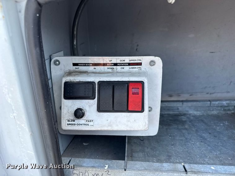 image for item DY0045 2006 Ford F450 Super Duty bucket truck