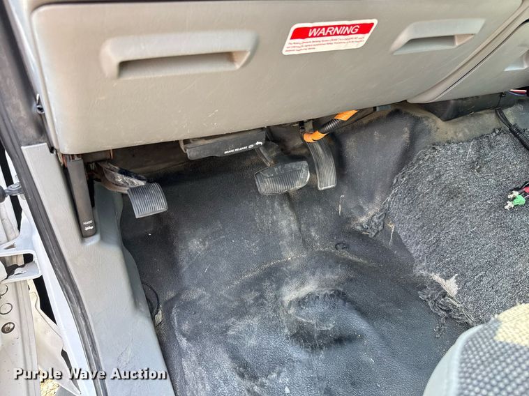 image for item DY0045 2006 Ford F450 Super Duty bucket truck