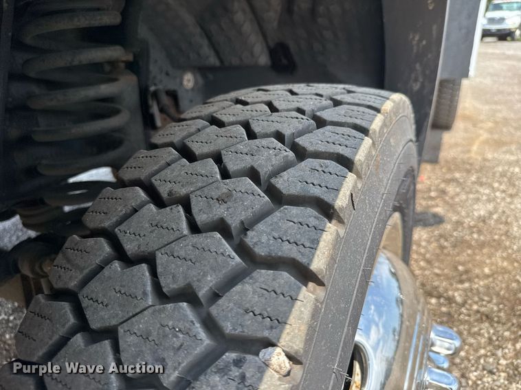 image for item DY0045 2006 Ford F450 Super Duty bucket truck