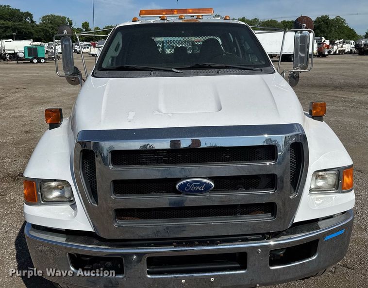image for item DY0046 2011 Ford F750 Super Duty Crew Cab utility / service truck