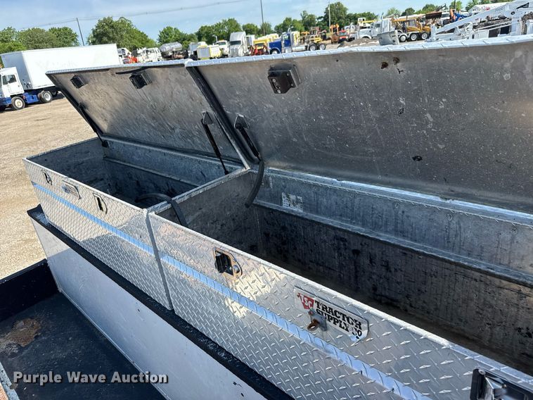 image for item DY0046 2011 Ford F750 Super Duty Crew Cab utility / service truck