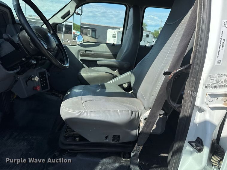 image for item DY0046 2011 Ford F750 Super Duty Crew Cab utility / service truck