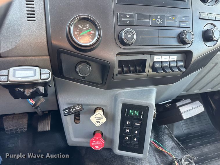 image for item DY0046 2011 Ford F750 Super Duty Crew Cab utility / service truck