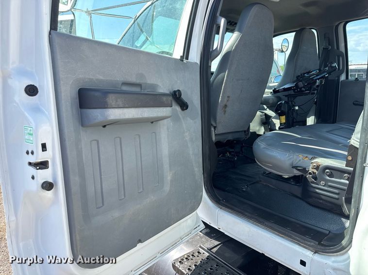 image for item DY0046 2011 Ford F750 Super Duty Crew Cab utility / service truck