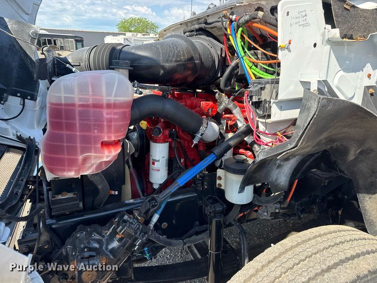 image for item DY0046 2011 Ford F750 Super Duty Crew Cab utility / service truck