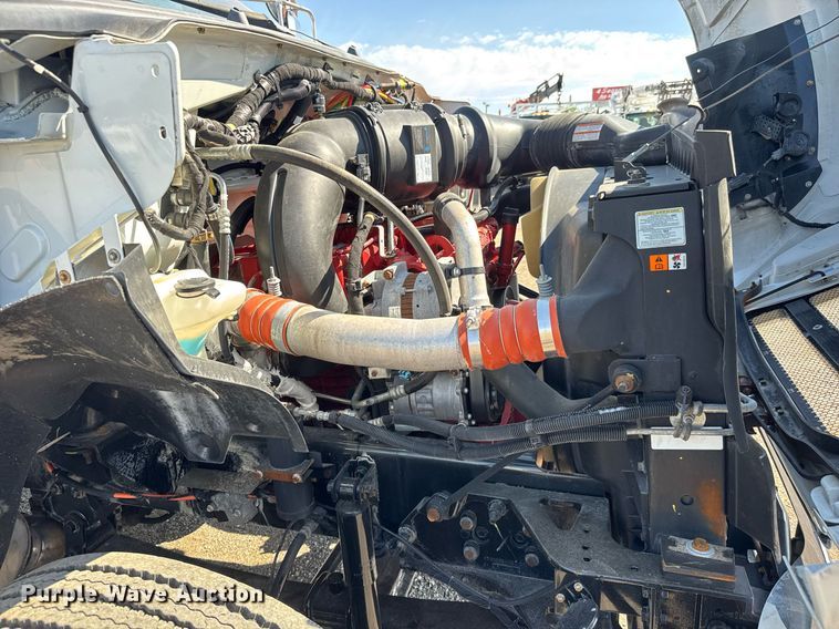 image for item DY0046 2011 Ford F750 Super Duty Crew Cab utility / service truck