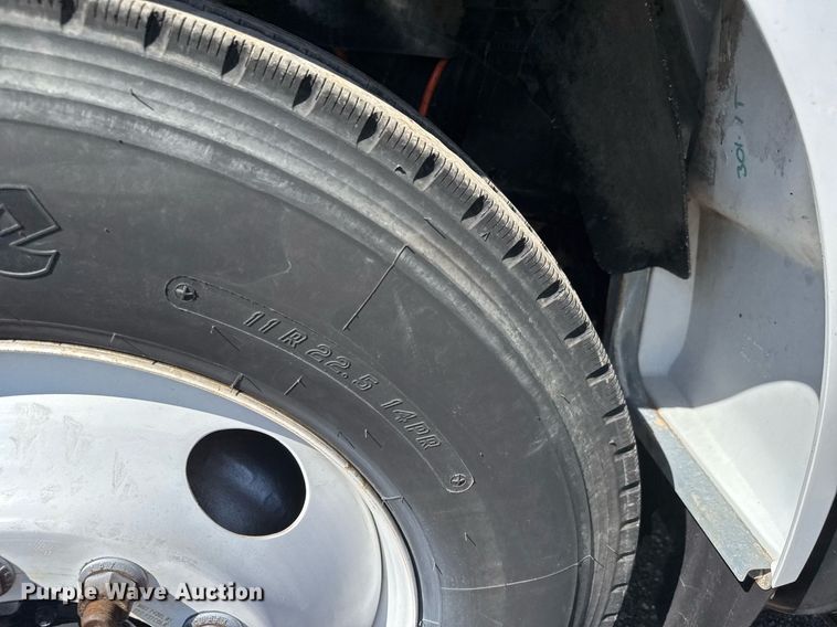 image for item DY0046 2011 Ford F750 Super Duty Crew Cab utility / service truck