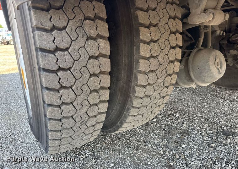 image for item DY0046 2011 Ford F750 Super Duty Crew Cab utility / service truck