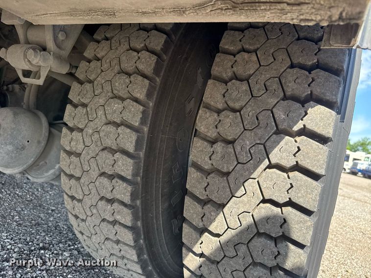 image for item DY0046 2011 Ford F750 Super Duty Crew Cab utility / service truck