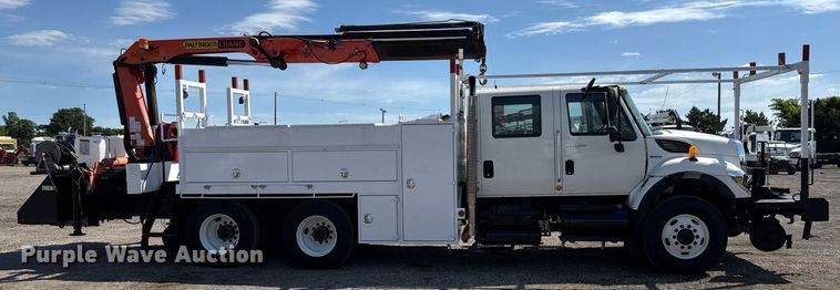 image for item DY0047 2009 International 7500 Crew Cab crane truck