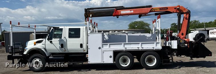 image for item DY0047 2009 International 7500 Crew Cab crane truck