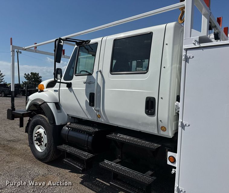 image for item DY0047 2009 International 7500 Crew Cab crane truck