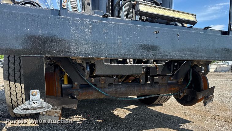 image for item DY0047 2009 International 7500 Crew Cab crane truck