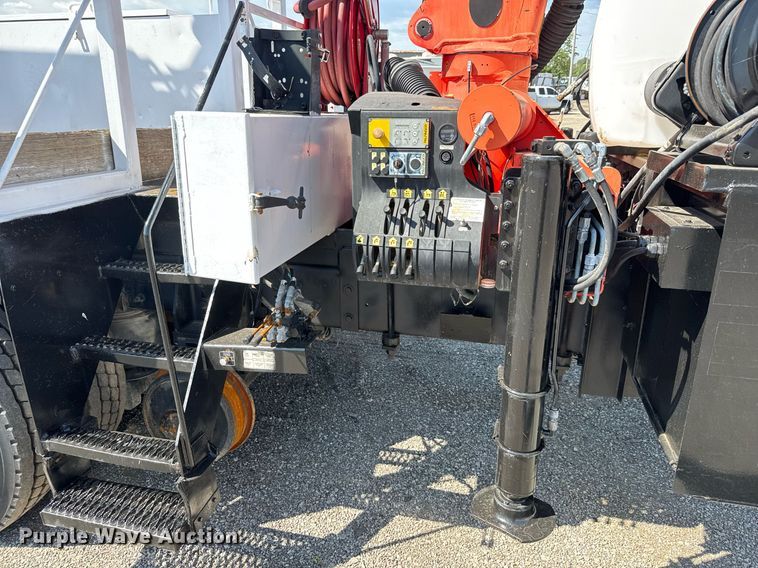 image for item DY0047 2009 International 7500 Crew Cab crane truck