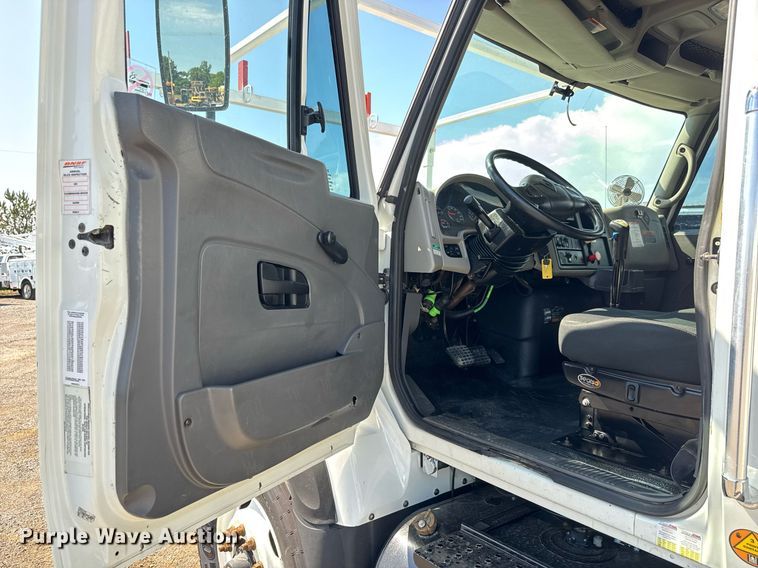 image for item DY0047 2009 International 7500 Crew Cab crane truck