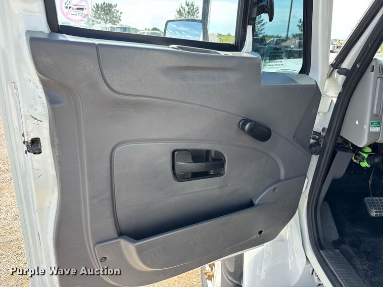 image for item DY0047 2009 International 7500 Crew Cab crane truck