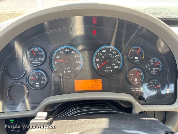 image for item DY0047 2009 International 7500 Crew Cab crane truck