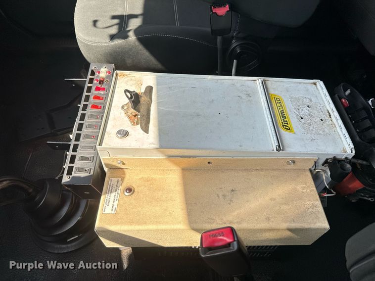 image for item DY0047 2009 International 7500 Crew Cab crane truck