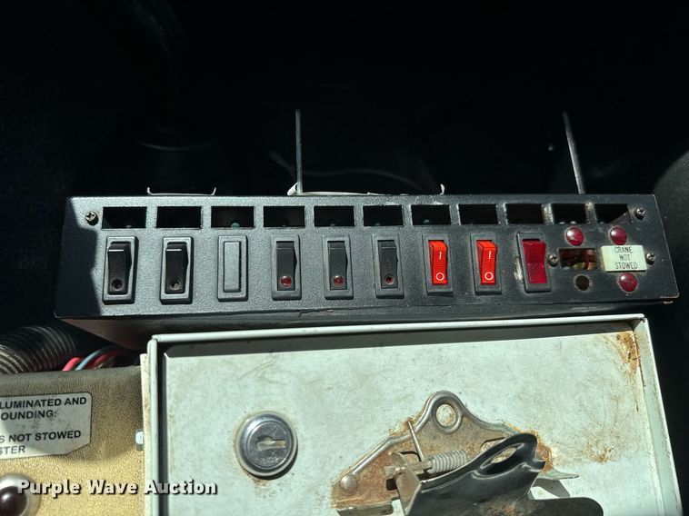 image for item DY0047 2009 International 7500 Crew Cab crane truck