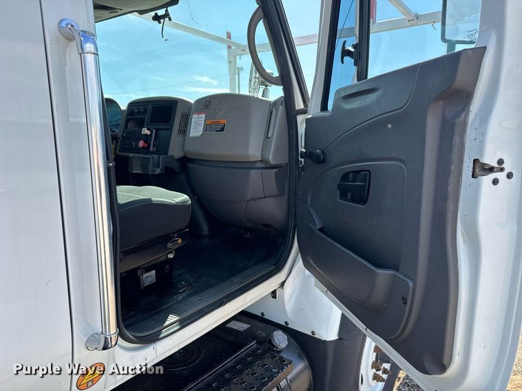 image for item DY0047 2009 International 7500 Crew Cab crane truck