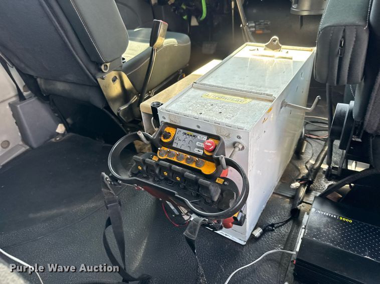 image for item DY0047 2009 International 7500 Crew Cab crane truck