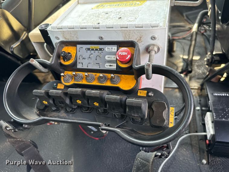 image for item DY0047 2009 International 7500 Crew Cab crane truck