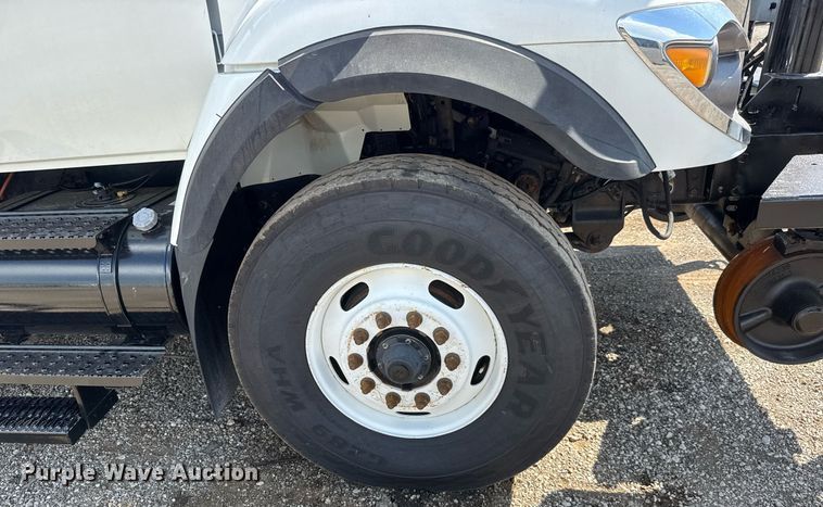 image for item DY0047 2009 International 7500 Crew Cab crane truck