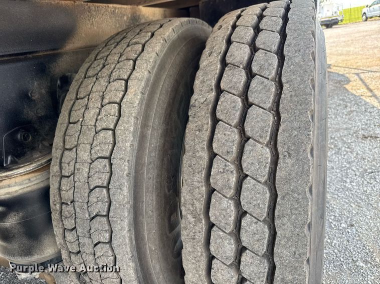 image for item DY0047 2009 International 7500 Crew Cab crane truck