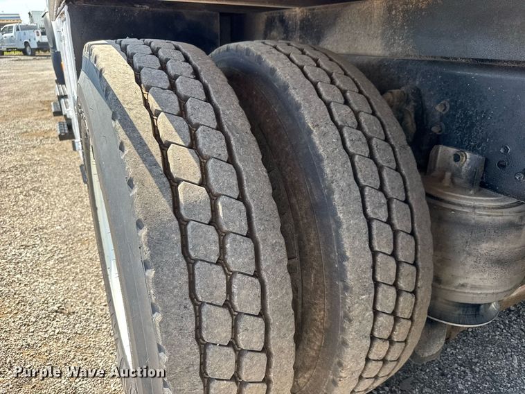 image for item DY0047 2009 International 7500 Crew Cab crane truck