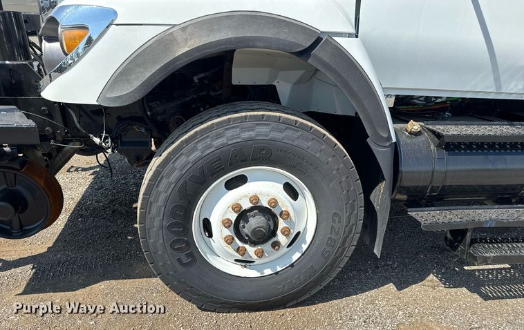 image for item DY0047 2009 International 7500 Crew Cab crane truck