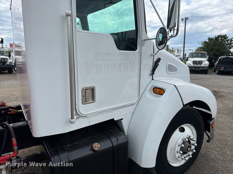 image for item DY0051 1997 Kenworth crane truck with dump bed