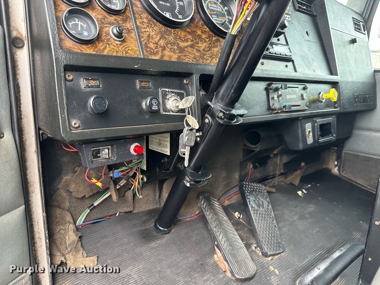 image for item DY0051 1997 Kenworth crane truck with dump bed