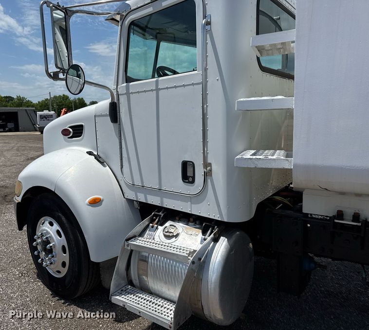 image for item DY0052 2006 Peterbilt 335 fuel / lube truck