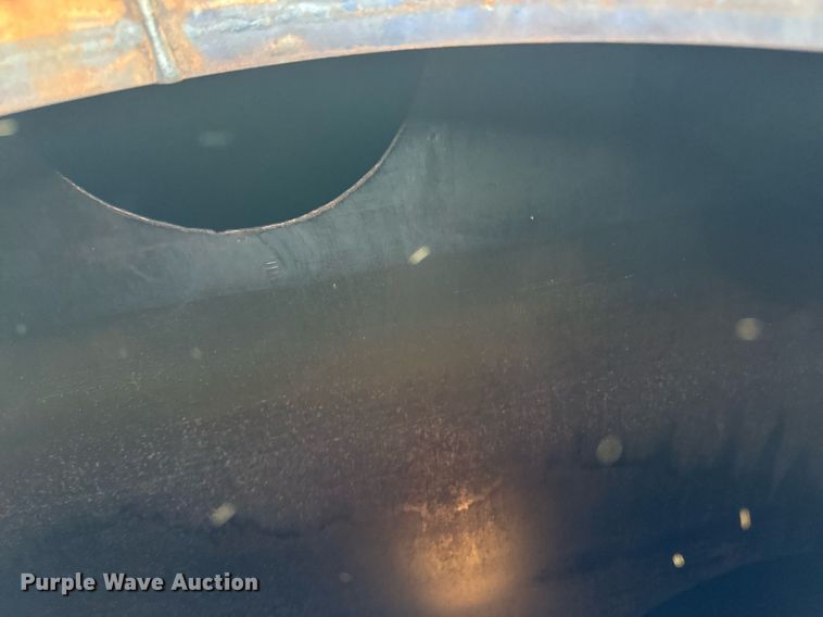 image for item DY0052 2006 Peterbilt 335 fuel / lube truck