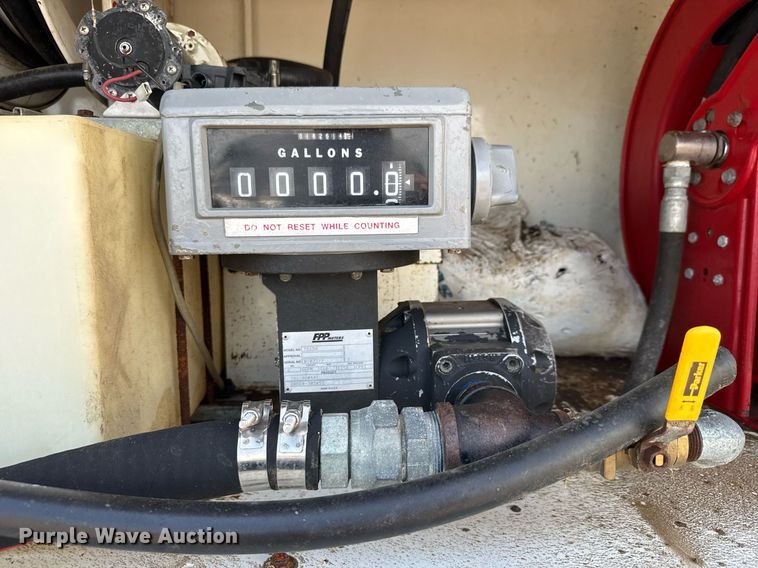 image for item DY0052 2006 Peterbilt 335 fuel / lube truck