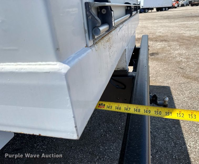 image for item DY0052 2006 Peterbilt 335 fuel / lube truck