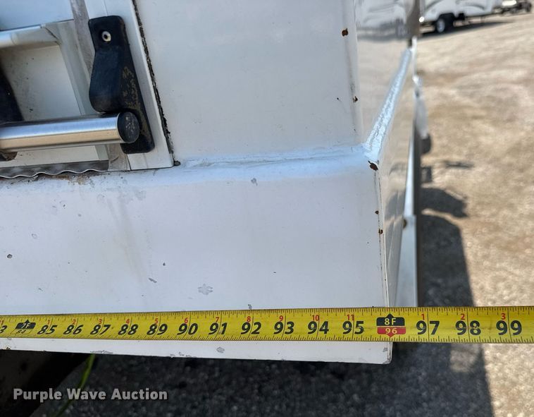 image for item DY0052 2006 Peterbilt 335 fuel / lube truck