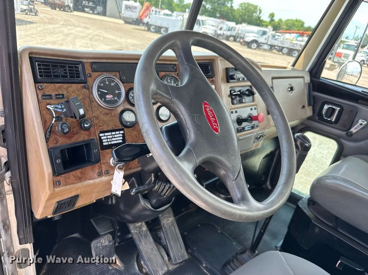 image for item DY0052 2006 Peterbilt 335 fuel / lube truck