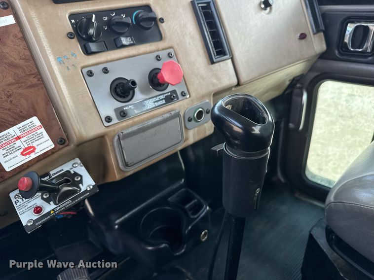 image for item DY0052 2006 Peterbilt 335 fuel / lube truck