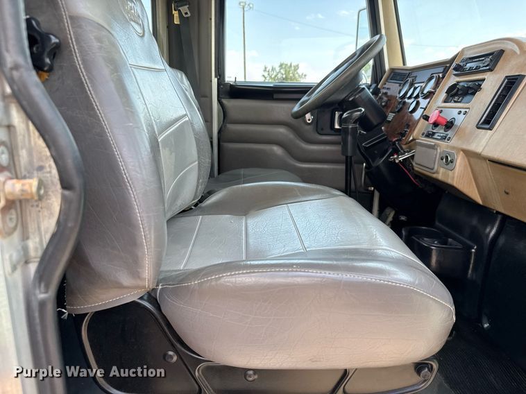 image for item DY0052 2006 Peterbilt 335 fuel / lube truck