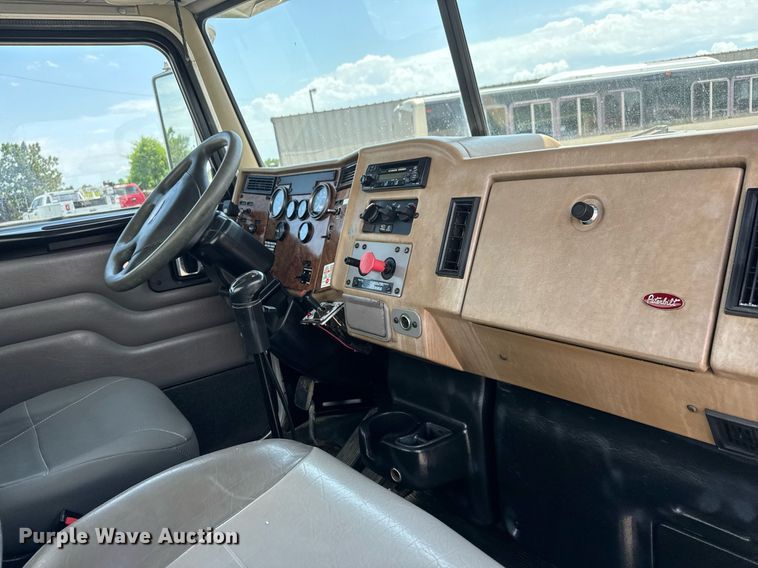 image for item DY0052 2006 Peterbilt 335 fuel / lube truck