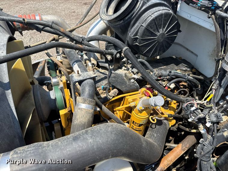 image for item DY0052 2006 Peterbilt 335 fuel / lube truck