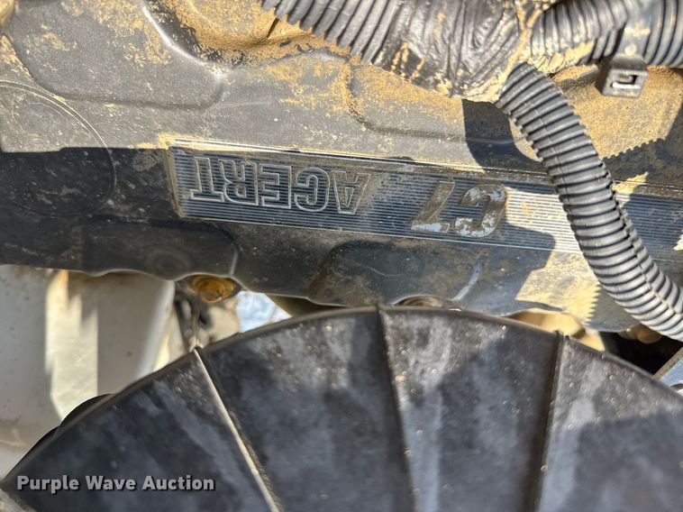 image for item DY0052 2006 Peterbilt 335 fuel / lube truck