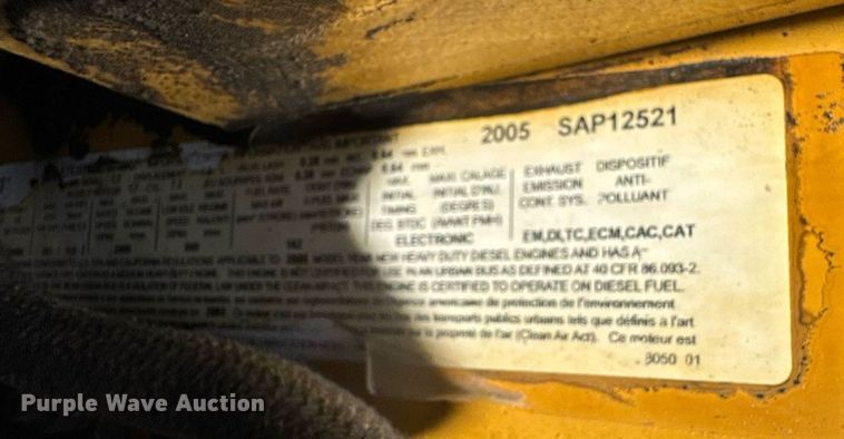 image for item DY0052 2006 Peterbilt 335 fuel / lube truck