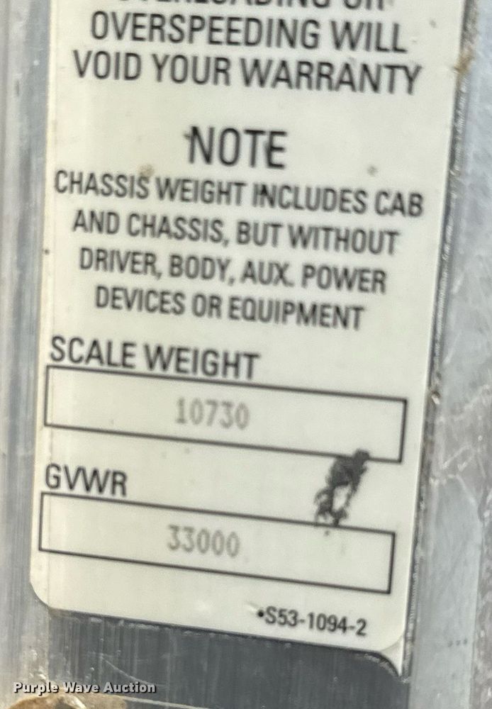 image for item DY0052 2006 Peterbilt 335 fuel / lube truck