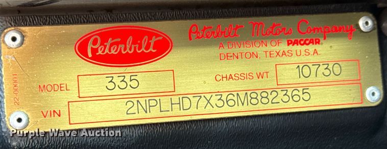 image for item DY0052 2006 Peterbilt 335 fuel / lube truck