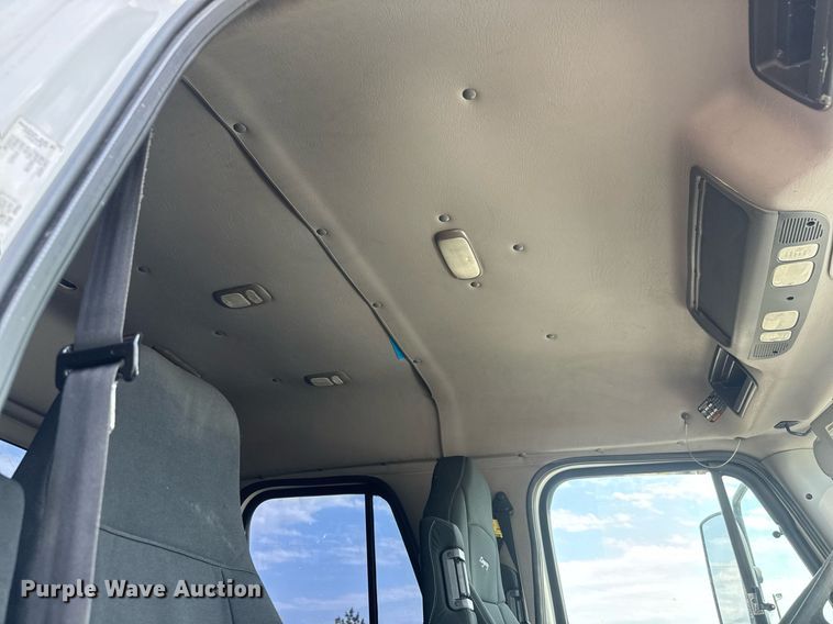 image for item DY0053 2006 Freightliner Business Class M2 Crew Cab crane truck