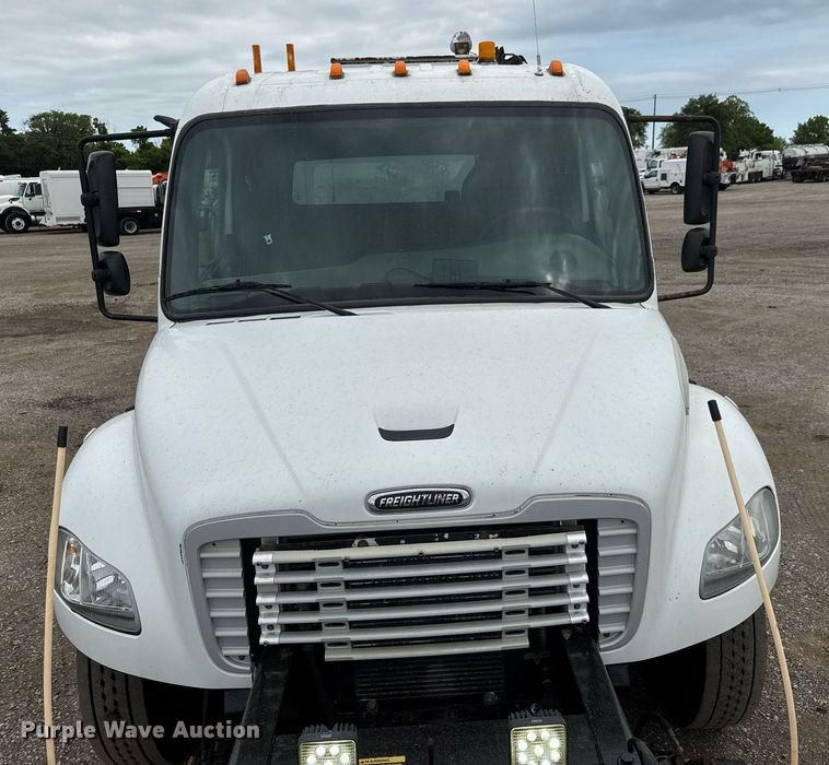 image for item DY0060 2007 Freightliner Business Class M2 Ext. Cab crane truck