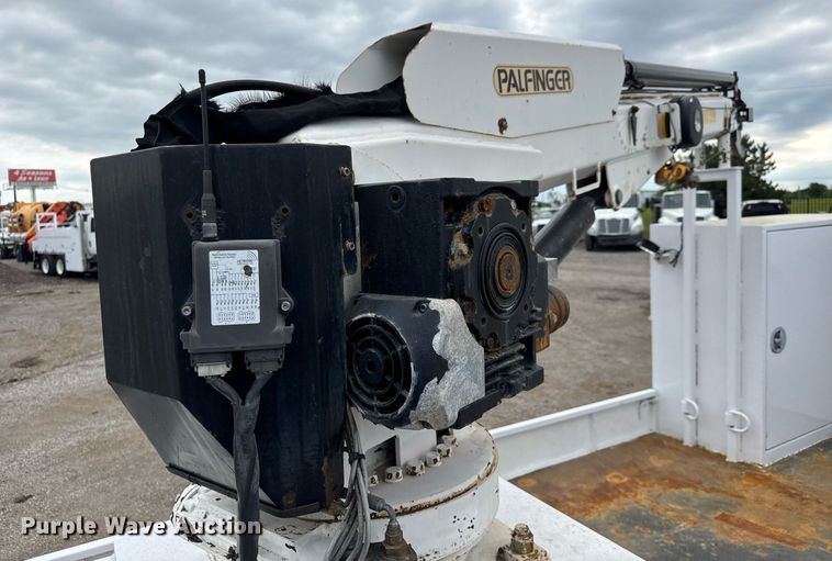 image for item DY0060 2007 Freightliner Business Class M2 Ext. Cab crane truck