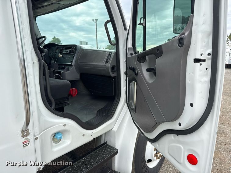 image for item DY0060 2007 Freightliner Business Class M2 Ext. Cab crane truck